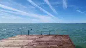 Vízparti panorámás vendégház eladó